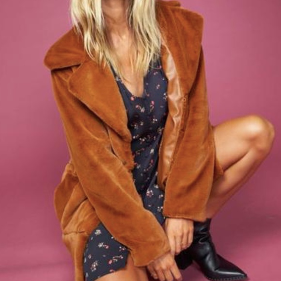 NWT PUMPKIN SPICE FUR COAT BY MINKPINK - Picture 4 of 8